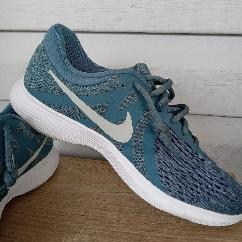 Nike Revolution 4 women shoes size 10 - Picture 3 of 12